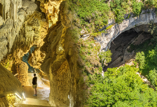 visite-guidee-des-grottes