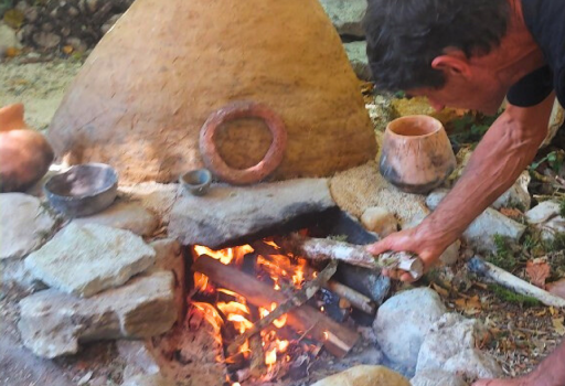 billet-couple-visite-des-grottes-en-autonomie-animations-prehistoriques-et-evenement-de-la-pierre-a-lassiette