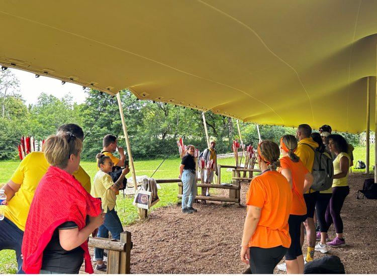 Spear-throwing between clans grottes du cerdon