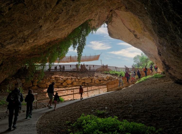 Accès au belvédère des Grottes du Cerdon