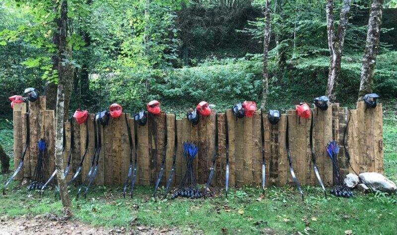 Affrontement entre clans arc aik battle team building grottes du cerdon