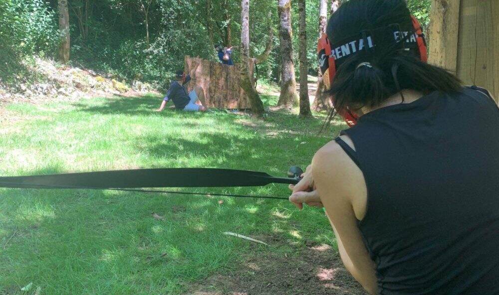 bataille arc aik battle grottes du cerdon groupe de personnes