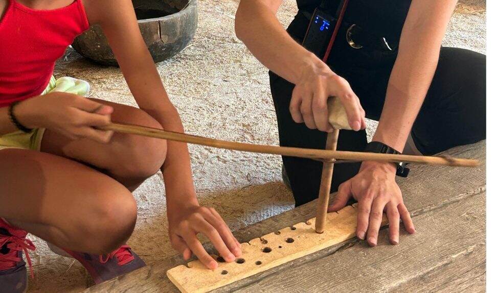 atelier feu par friction grottes du cerdon