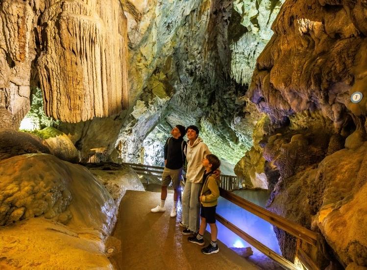 family discovery of the Grottes du Cerdon