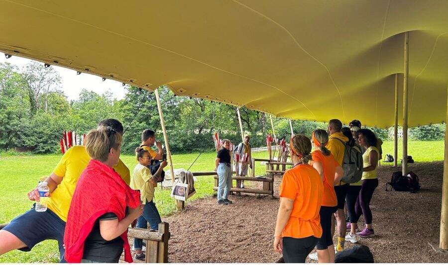 Spear-throwing between clans grottes du cerdon