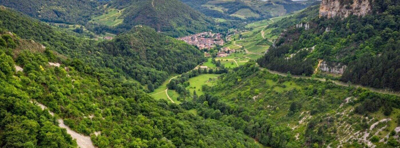 Uitzicht vanaf het uitkijkpunt van Grottes du Cerdon