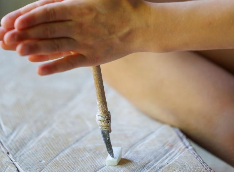 atelier parure grottes du cerdon enfant famille parc de loisirs préhistoriques