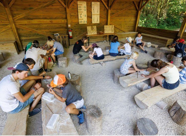actividad de adorno prehistórico grottes du cerdon