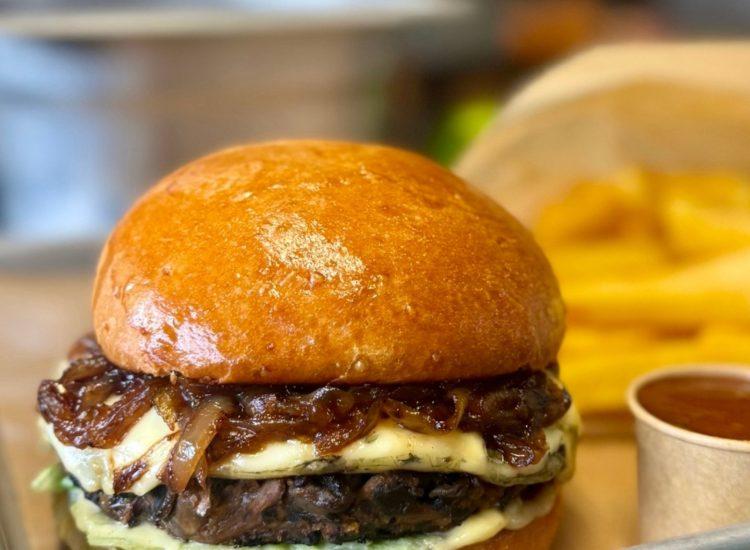 Hamburguesa de Le Terrier, cocina campestre grottes du cerdon