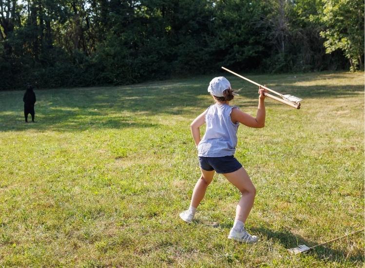 Lanzamiento de lanzas con un propulsor en Grottes du Cerdon