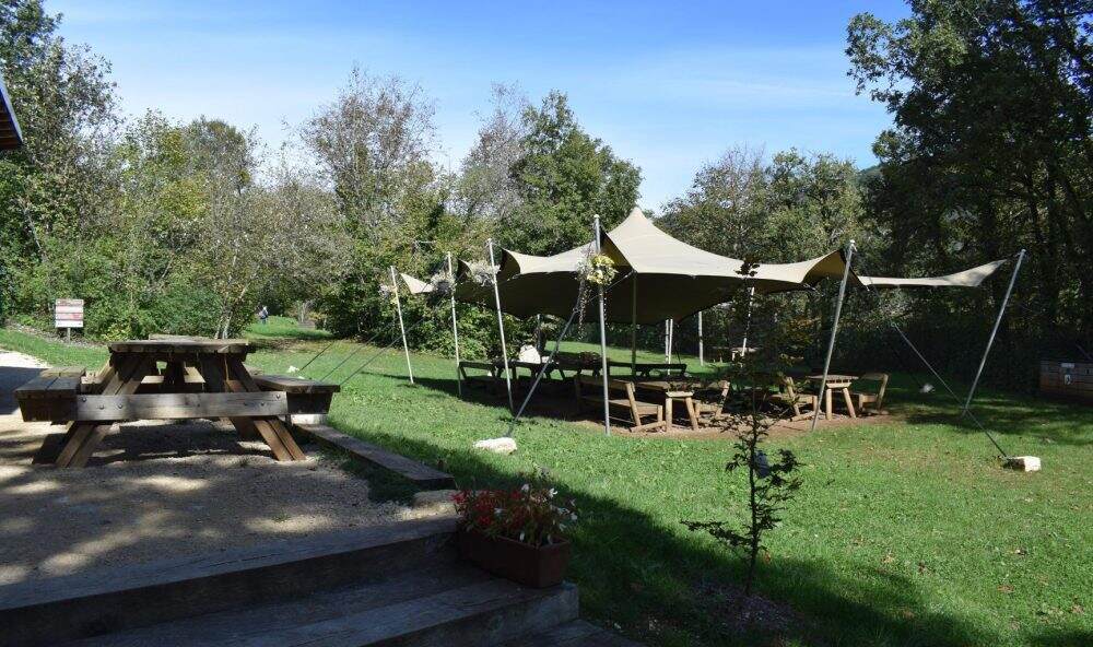 Espace pour le gouter anniversaire aux Grottes du Cerdon