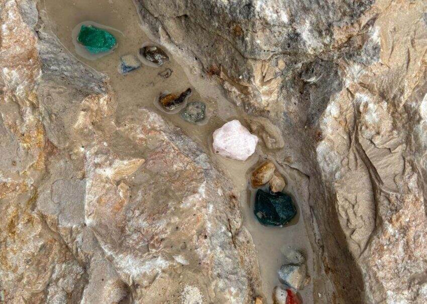 La riviere aux mineraux grotte du cerdon