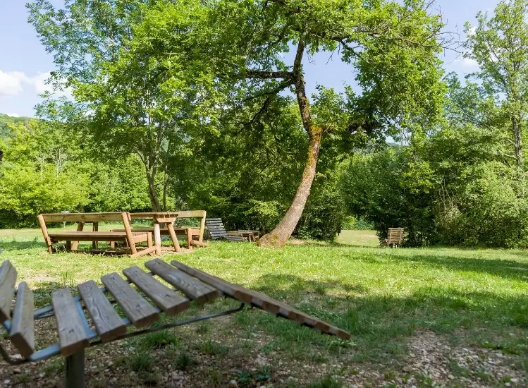 parc de loisirs préhistoriques grottes du cerdon bancs nature