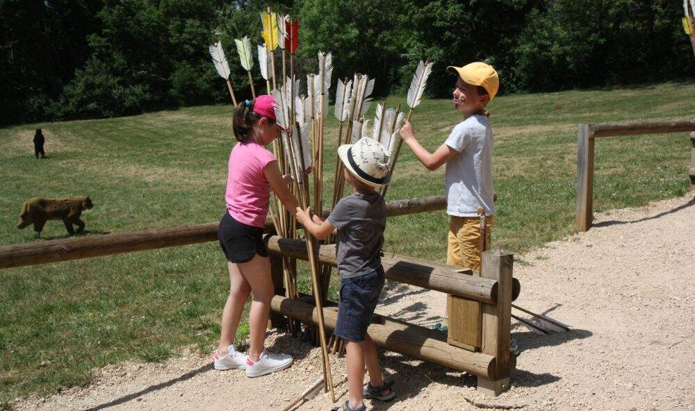 tir au propulseur activité enfants grottes du cerdon