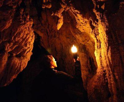 Un recorrido único con antorchas