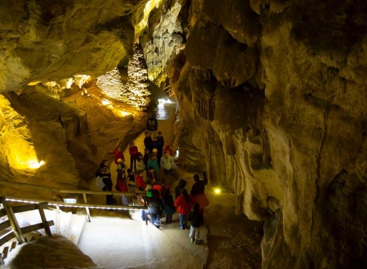 visite enfants aux Grottes du Cerdon