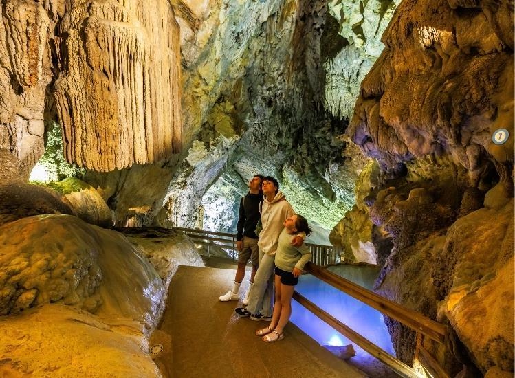 Visitas a las cuevas de Cerdon