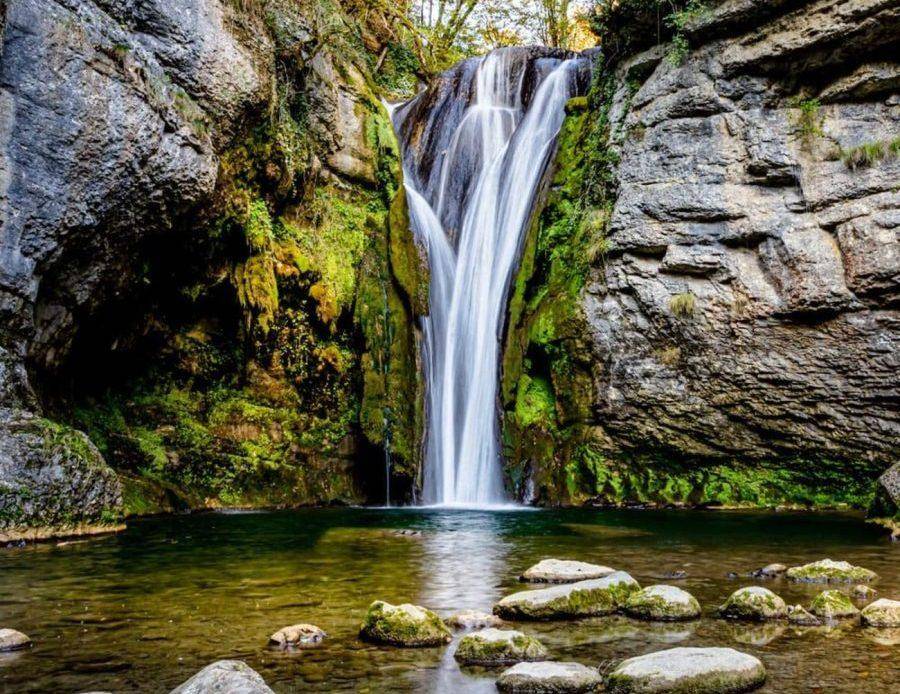 Cascades à proximité dans l&rsquo;Ain