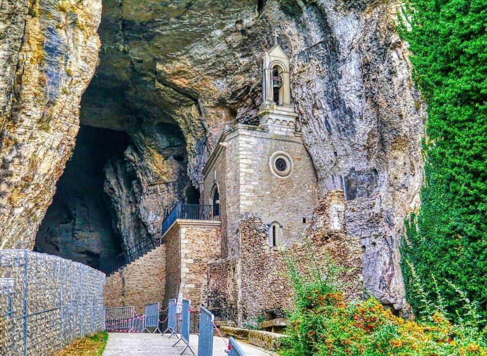 entrance to the Balme caves