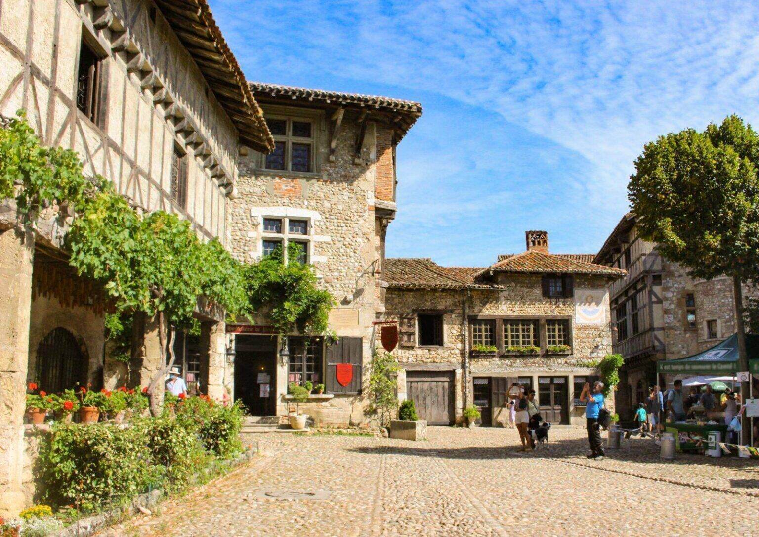 Perouges Spécialité Pérouges cité médiévale dans l'Ain - Histoire et Evénements